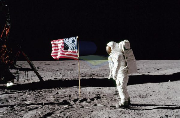 América Hombre En La Luna